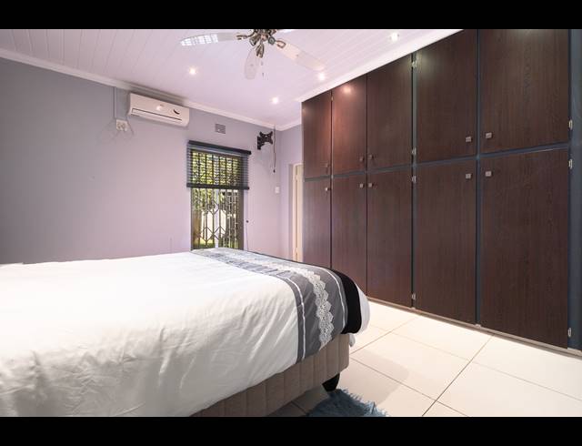 6 BEDROOM HOUSE FOR SALE IN FLAMWOOD